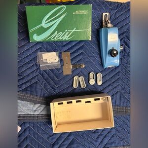 Vintage Greist Automatic Buttonholer - Blue complete #Z-24